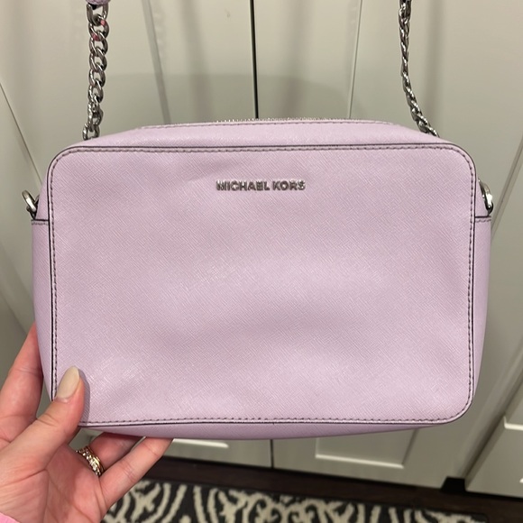 ✨Michael Kors Jet Set Crossbody - Lilac✨ - Picture 2 of 5